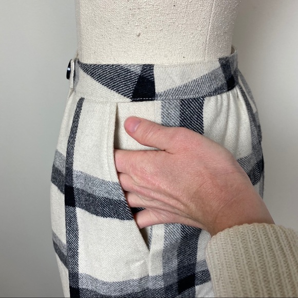 Lands’ End Plaid Wool Wrap Skirt - Picture 4 of 8